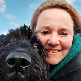 Burga Torges mit Hund Meadow