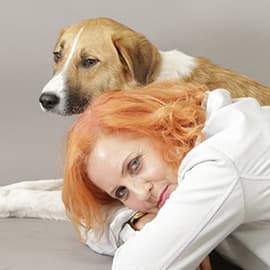 Claudia Ludwig mit Hündin Laila